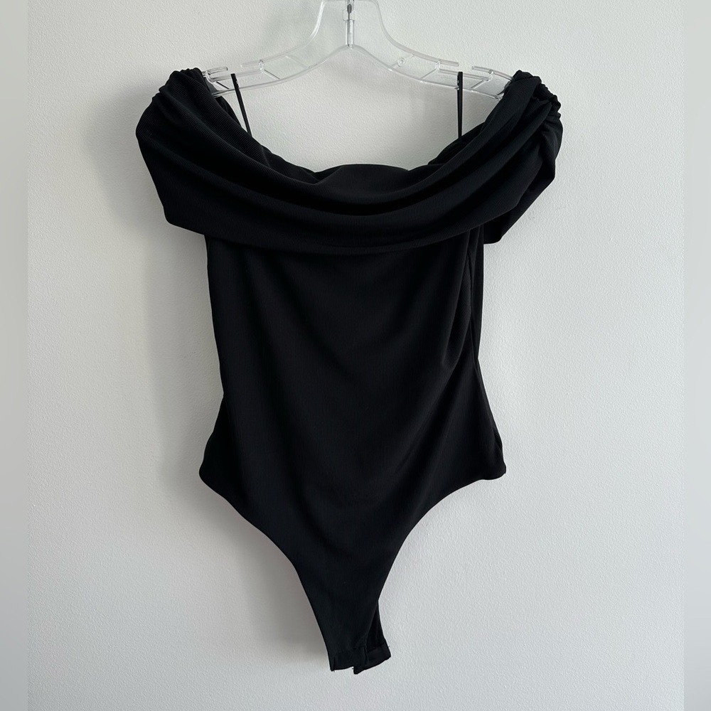 AFRM Off The Shoulder Thong Bodysuit Short Sleeve Top in Black Size Small